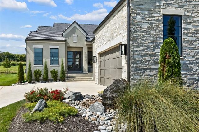 13704 Pembroke Lane, Leawood, KS 66224