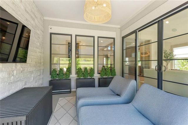 13704 Pembroke Lane, Leawood, KS 66224