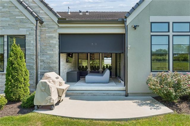 13704 Pembroke Lane, Leawood, KS 66224