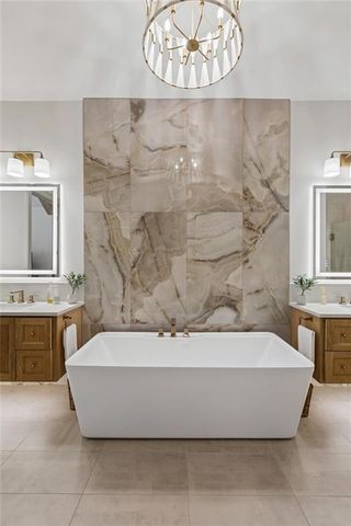 13704 Pembroke Lane, Leawood, KS 66224