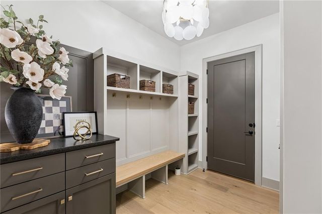 13704 Pembroke Lane, Leawood, KS 66224