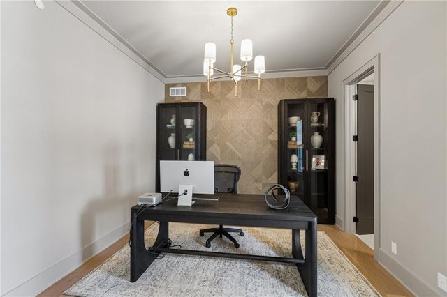 13704 Pembroke Lane, Leawood, KS 66224