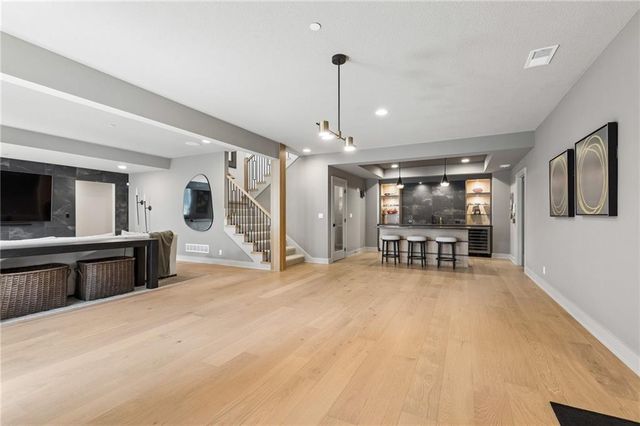 13704 Pembroke Lane, Leawood, KS 66224
