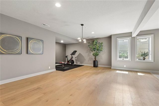 13704 Pembroke Lane, Leawood, KS 66224