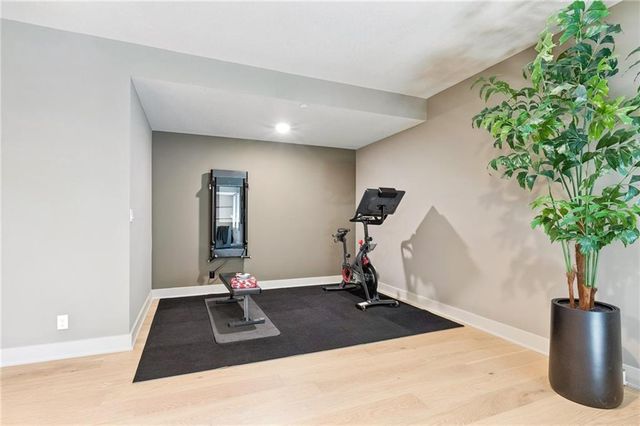 13704 Pembroke Lane, Leawood, KS 66224
