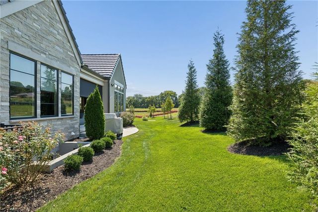 13704 Pembroke Lane, Leawood, KS 66224