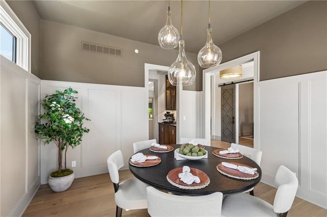 13704 Pembroke Lane, Leawood, KS 66224
