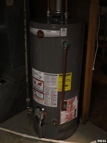 1406 HAMPSHIRE Street, Quincy, IL 62301