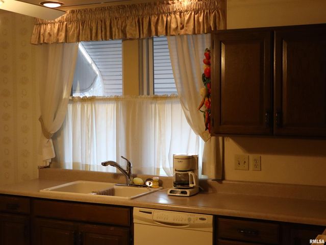 1406 HAMPSHIRE Street, Quincy, IL 62301