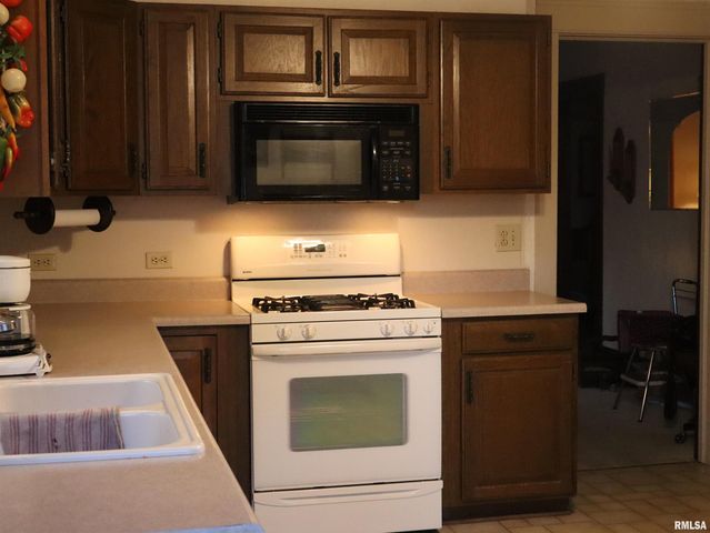 1406 HAMPSHIRE Street, Quincy, IL 62301