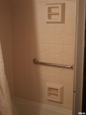 1406 HAMPSHIRE Street, Quincy, IL 62301