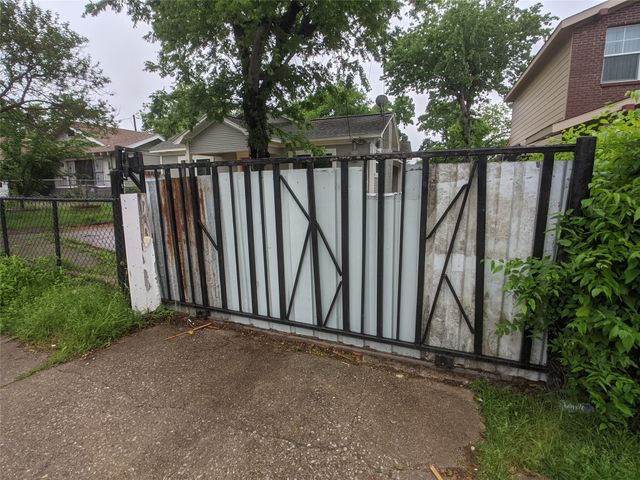 1333 S Fitzhugh Avenue, Dallas, TX 75223