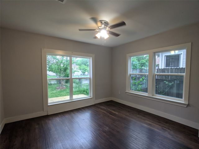 1333 S Fitzhugh Avenue, Dallas, TX 75223