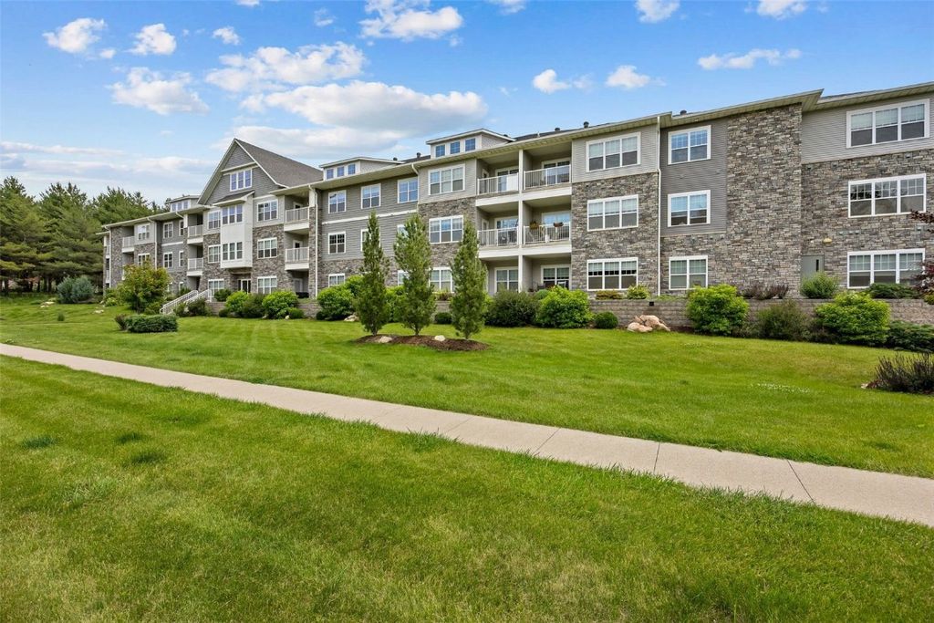 260 N Scott Boulevard 201, Iowa City, IA 52245