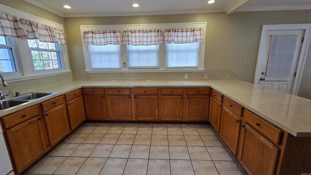 20 Forest Glades Cir, North Little Rock, AR 72120