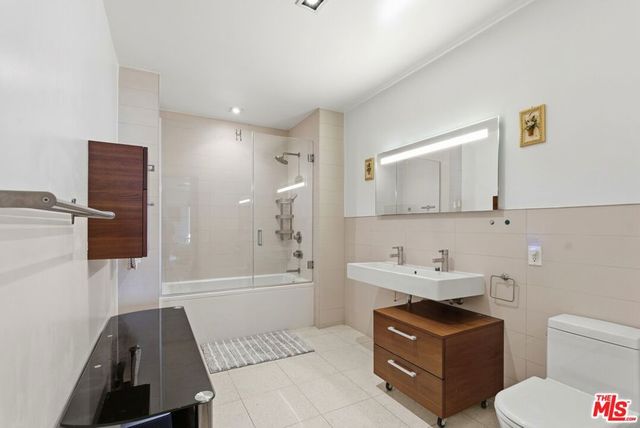 6735 Yucca Street 307, Los Angeles, CA 90028