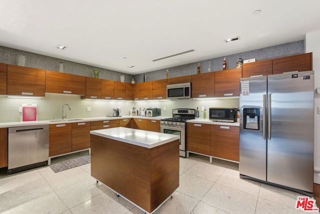 6735 Yucca Street 307, Los Angeles, CA 90028