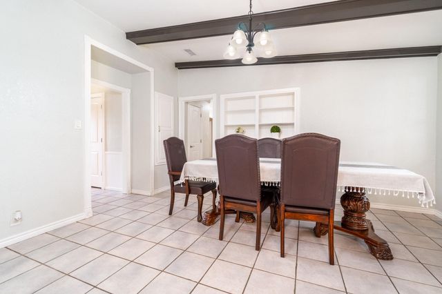 542 Sycamore Street, Lake Jackson, TX 77566