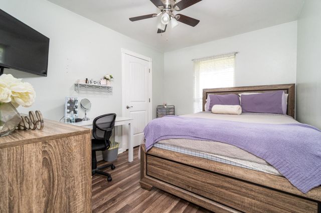 542 Sycamore Street, Lake Jackson, TX 77566