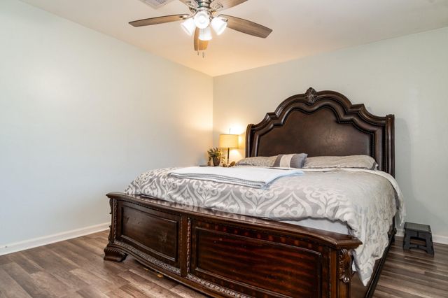 542 Sycamore Street, Lake Jackson, TX 77566