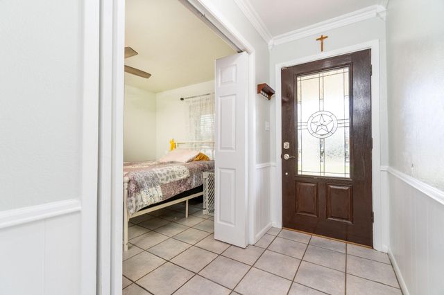 542 Sycamore Street, Lake Jackson, TX 77566