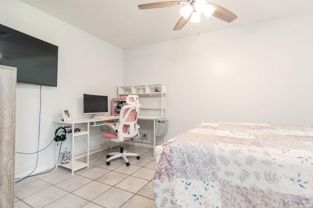 542 Sycamore Street, Lake Jackson, TX 77566