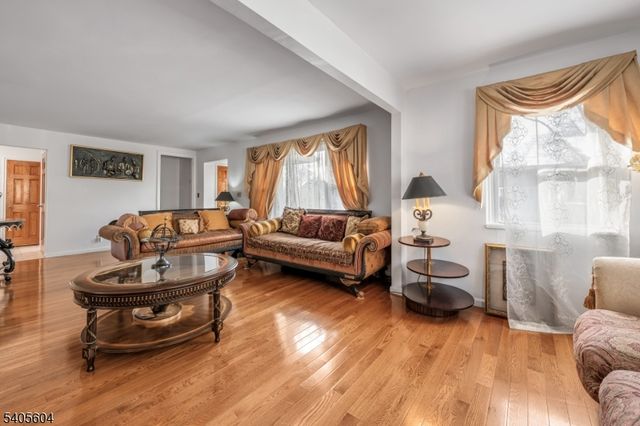 17 Porter Rd, West Orange Twp., NJ 07052