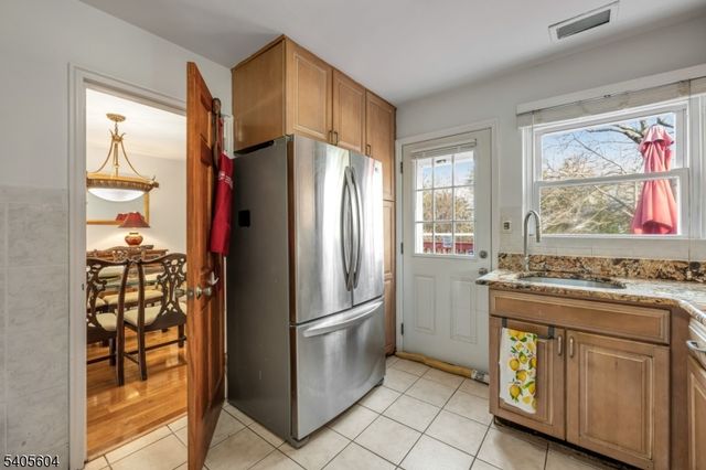 17 Porter Rd, West Orange Twp., NJ 07052