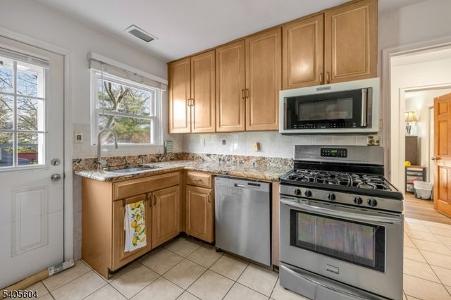 17 Porter Rd, West Orange Twp., NJ 07052