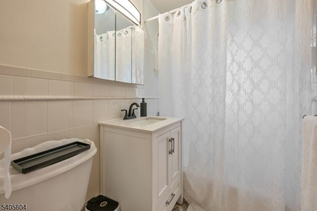 17 Porter Rd, West Orange Twp., NJ 07052