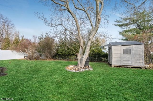 17 Porter Rd, West Orange Twp., NJ 07052