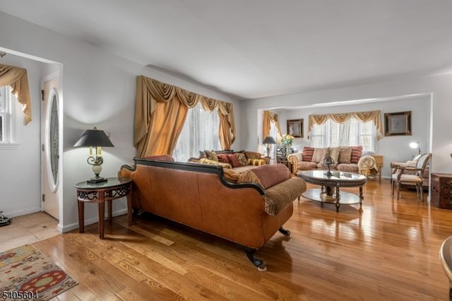 17 Porter Rd, West Orange Twp., NJ 07052