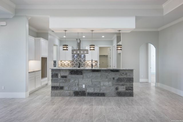 252 Venado Oaks, Castroville, TX 78009