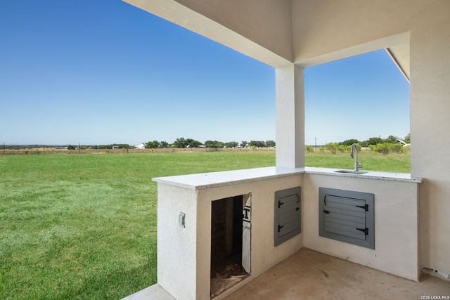 252 Venado Oaks, Castroville, TX 78009