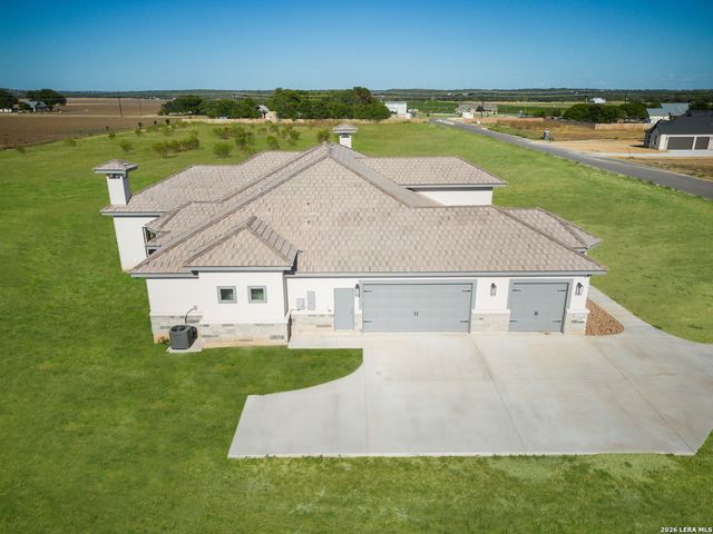 252 Venado Oaks, Castroville, TX 78009