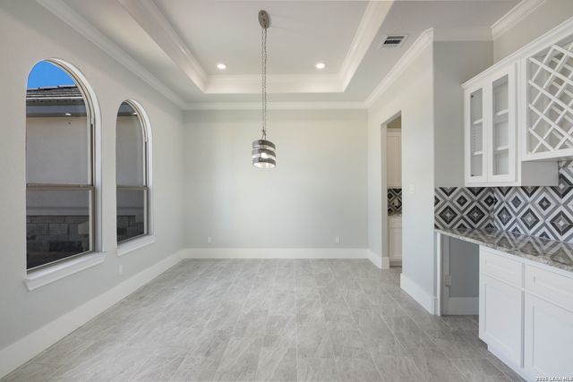 252 Venado Oaks, Castroville, TX 78009