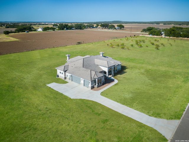252 Venado Oaks, Castroville, TX 78009