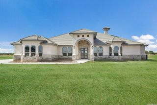 252 Venado Oaks, Castroville, TX 78009