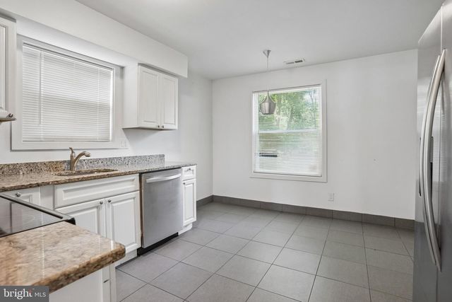 8 NOVA CT, Sewell, NJ 08080