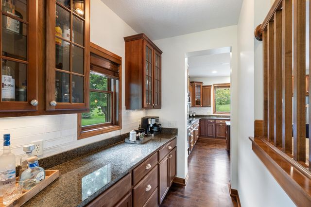 1752 Carriage Drive, Victoria, MN 55386