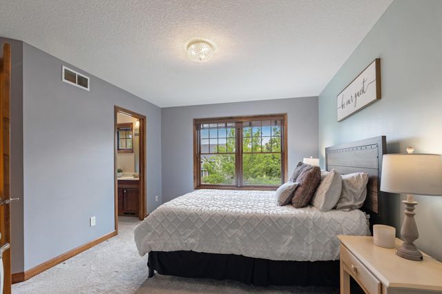1752 Carriage Drive, Victoria, MN 55386