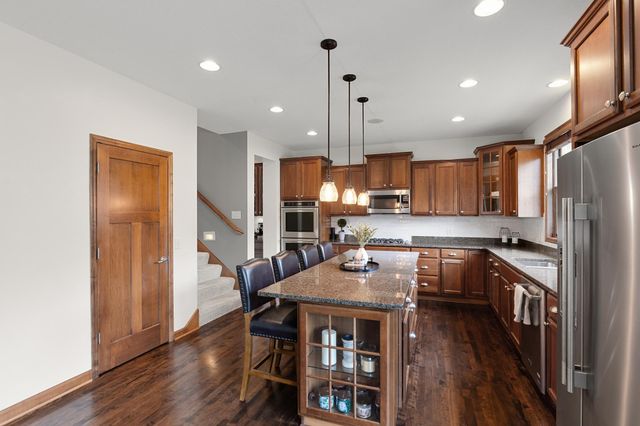 1752 Carriage Drive, Victoria, MN 55386