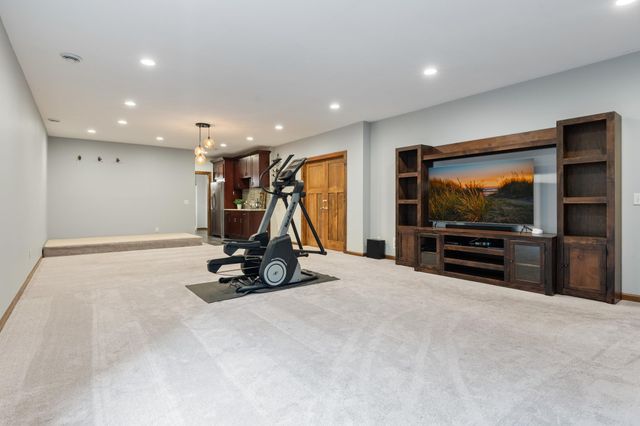 1752 Carriage Drive, Victoria, MN 55386