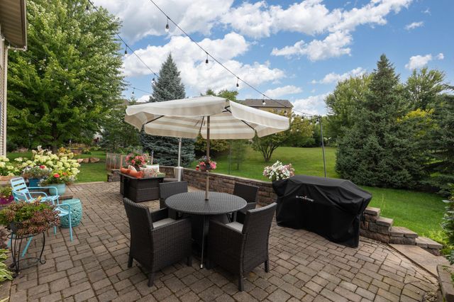 1752 Carriage Drive, Victoria, MN 55386