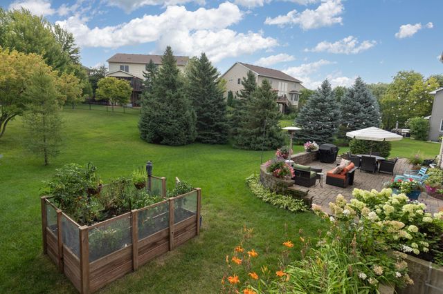 1752 Carriage Drive, Victoria, MN 55386