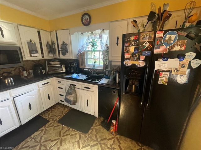 1308 Youngs mill Road, Greensboro, NC 27405