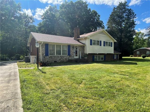 1308 Youngs mill Road, Greensboro, NC 27405
