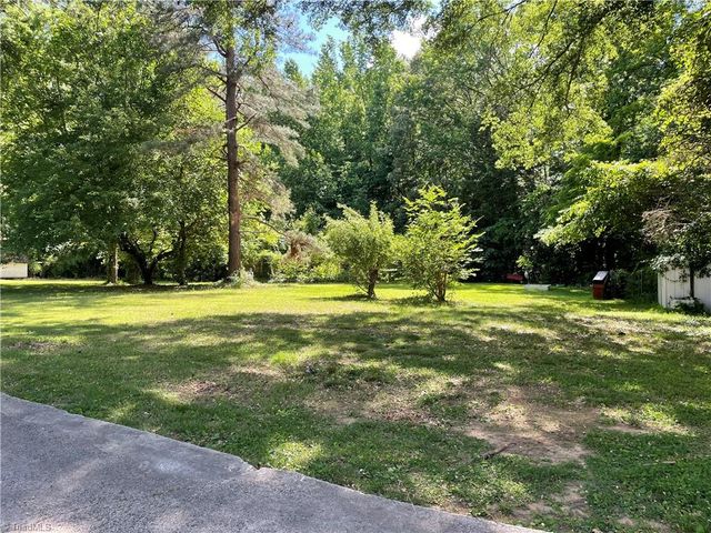 1308 Youngs mill Road, Greensboro, NC 27405