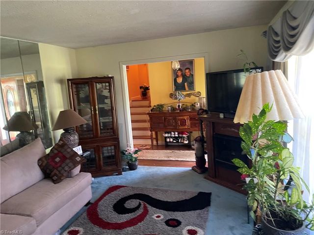 1308 Youngs mill Road, Greensboro, NC 27405