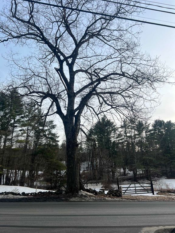 Acworth Road, Charlestown, NH 03603